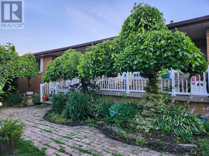 Detached at 1549 GUYATT ROAD, Hamilton