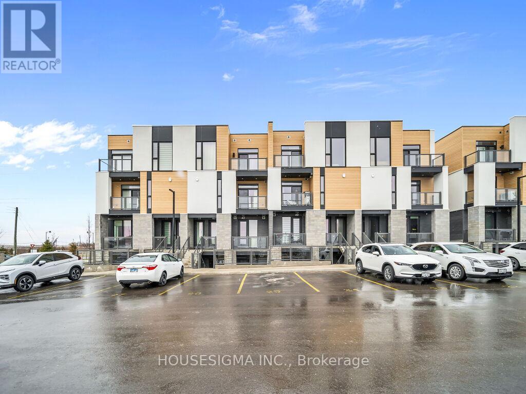 Townhouse at C 41 - 142 FOAMFLOWER PLACE, Waterloo