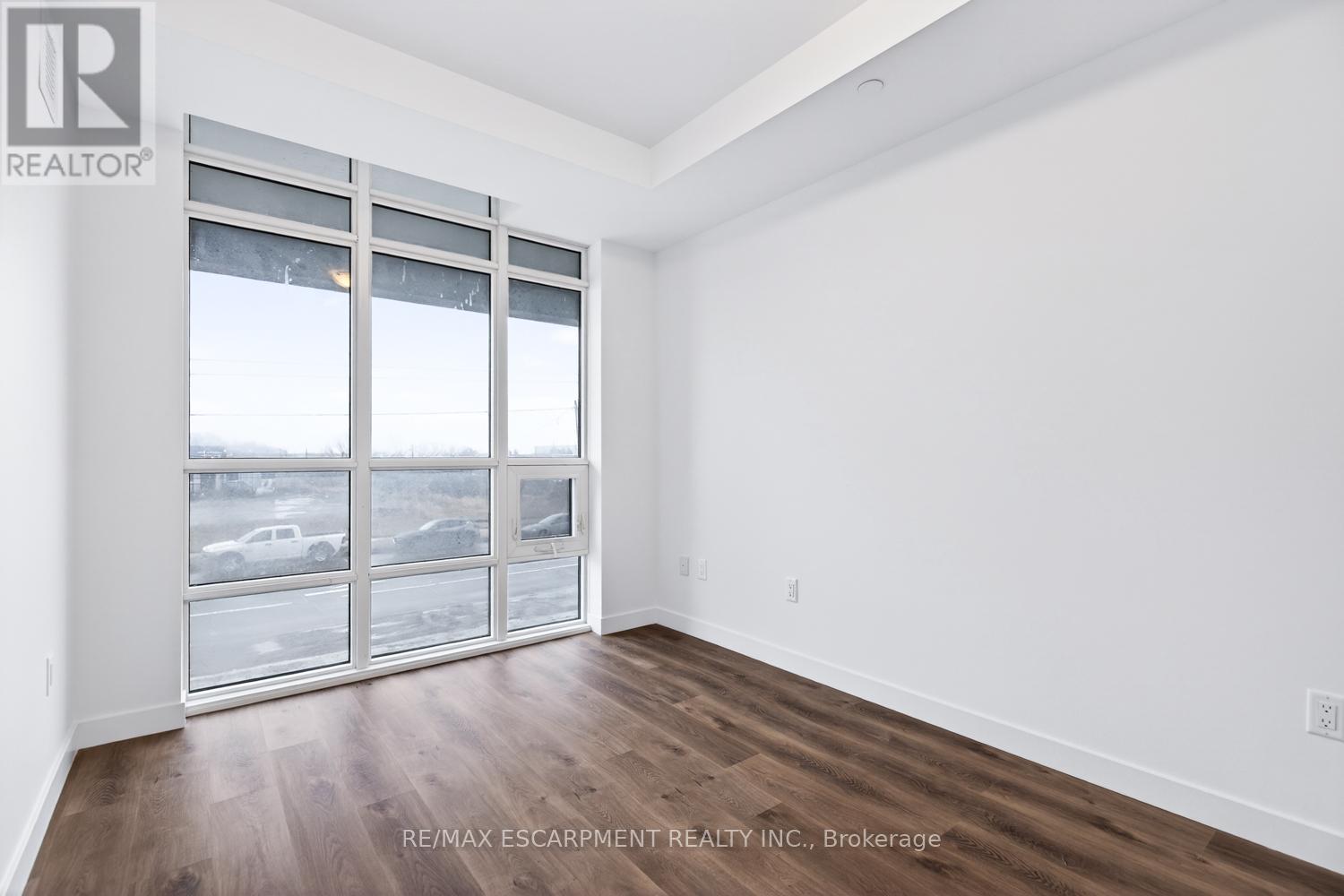 Apartment at 220 - 461 GREEN ROAD, Hamilton
