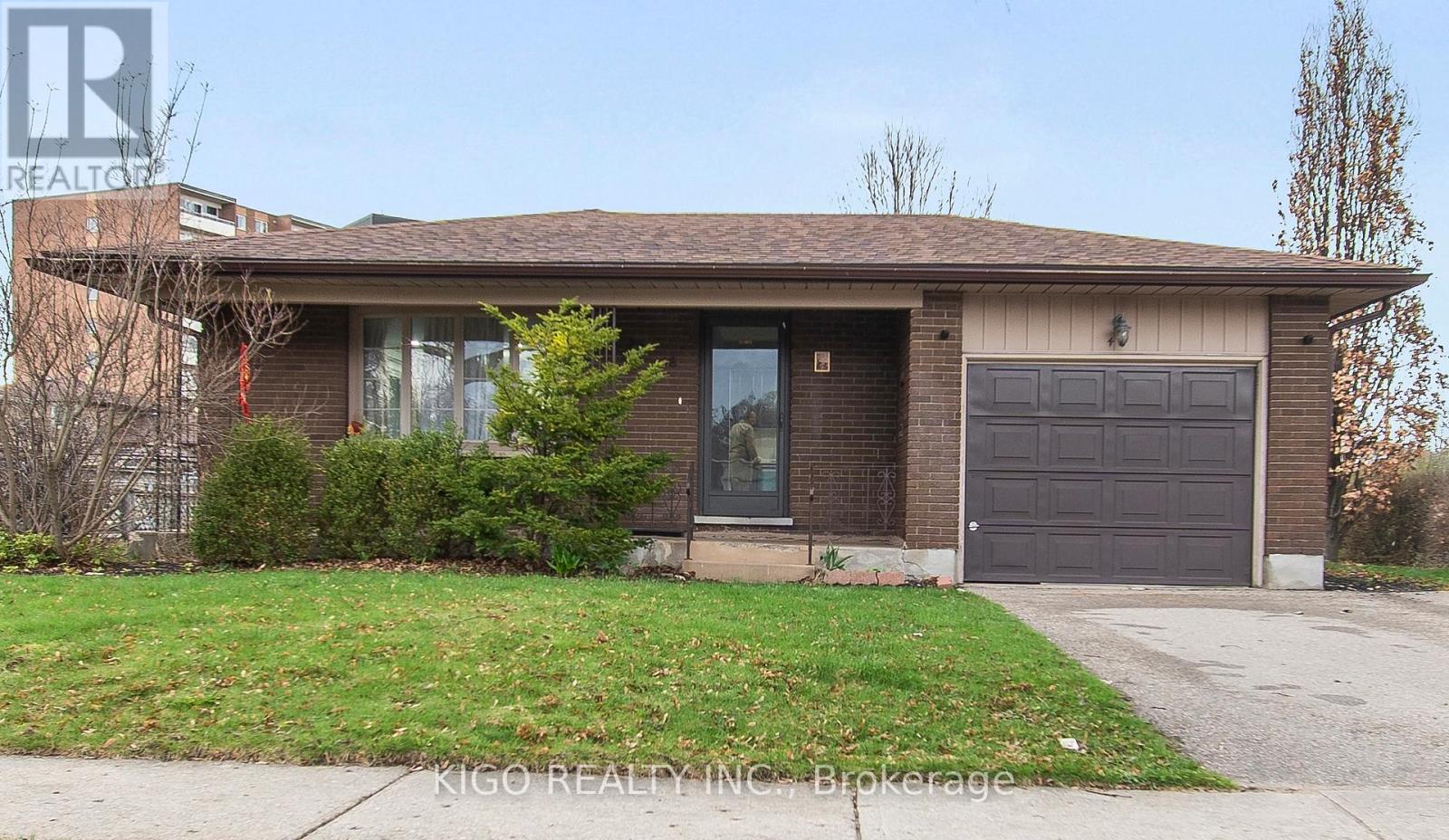 Detached at 42 TUPPER CRESCENT, Kitchener