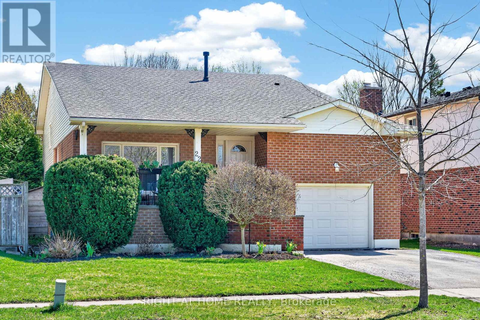 Detached at 22 VANCE CRESCENT, Hamilton (Waterdown)