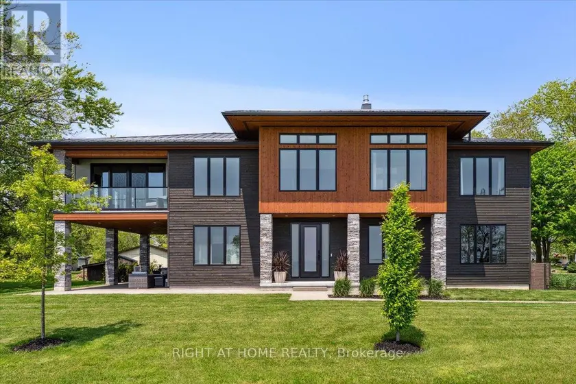 Detached at 17 BLUEWATER PARKWAY, Haldimand