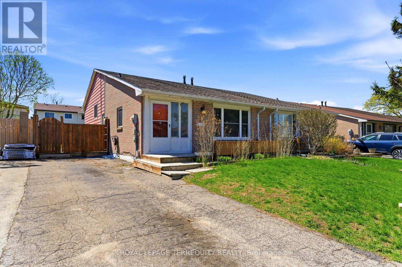 Semi-Detached/Link at 12 ROMAN CRESCENT, Brantford