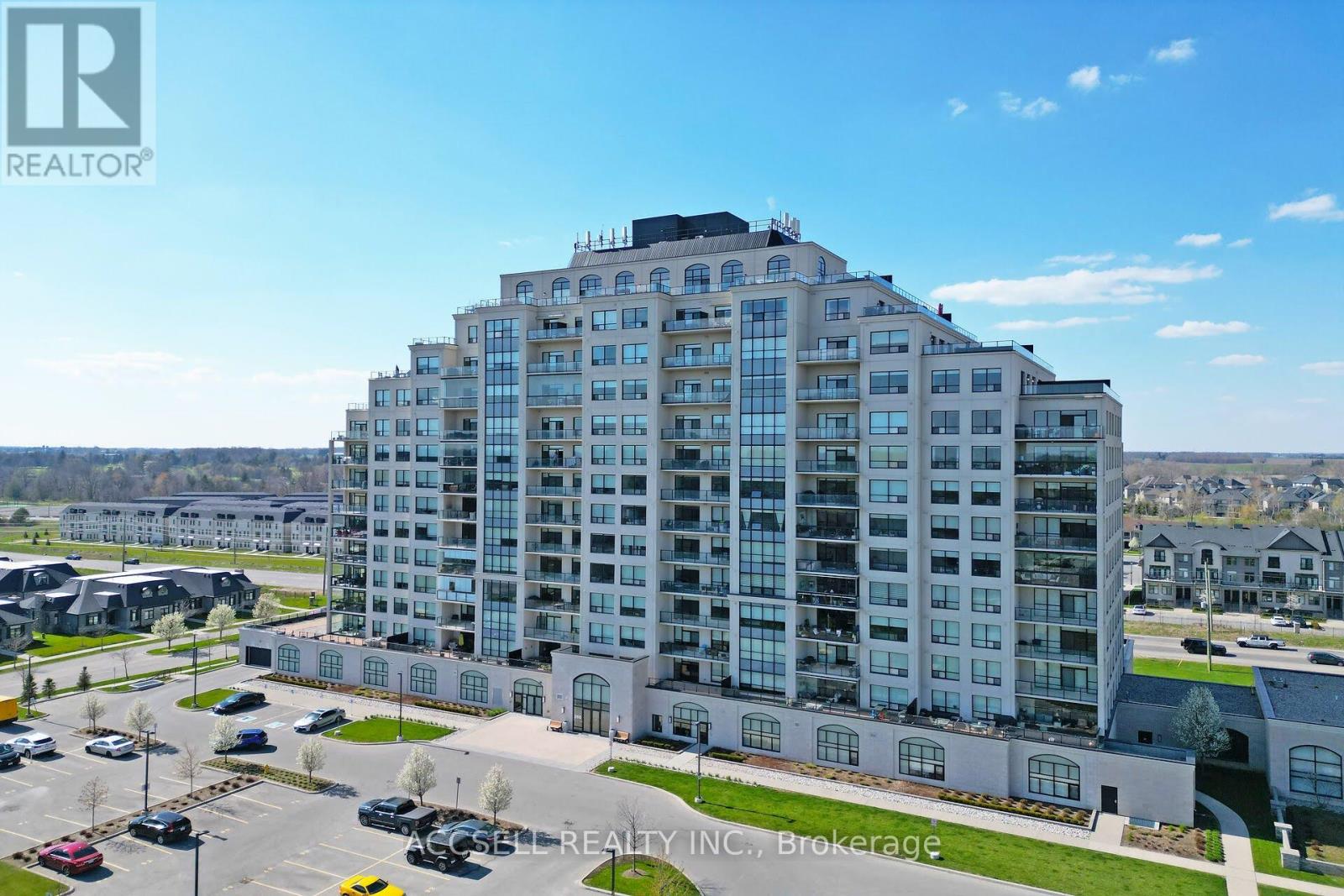 Apartment at 902 - 260 VILLAGEWALK BOULEVARD, London North (North R)