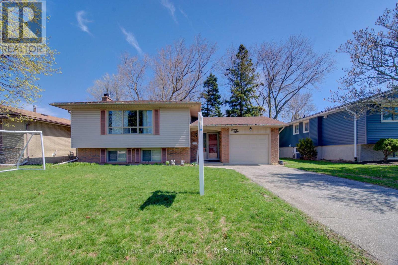 Detached at 98 SHEA CRESCENT, Kitchener