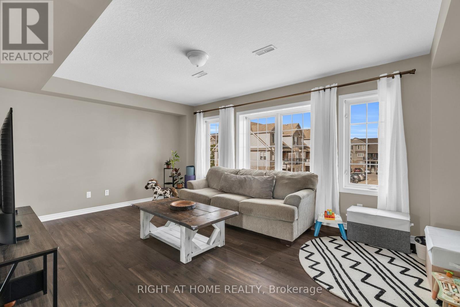 Townhouse at B - 630 WOODLAWN ROAD E, Guelph (Victoria North)