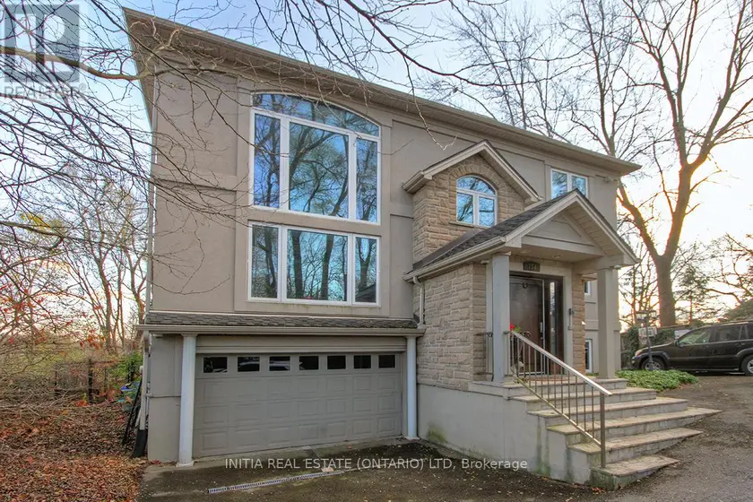 Detached at 754 RIVERSIDE DRIVE, London North