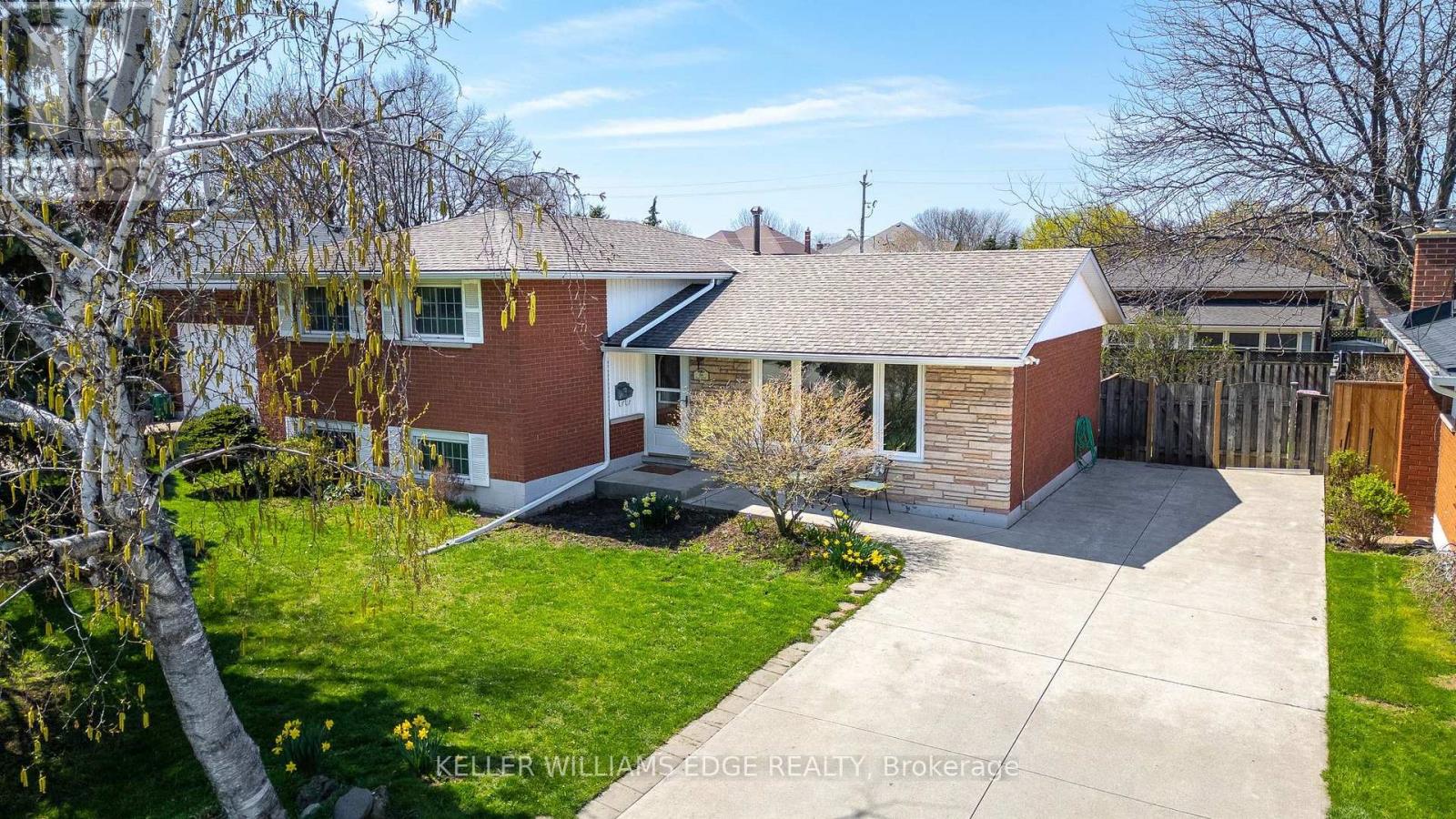 Detached at 156 LAKESIDE DRIVE, Grimsby (Grimsby Beach)