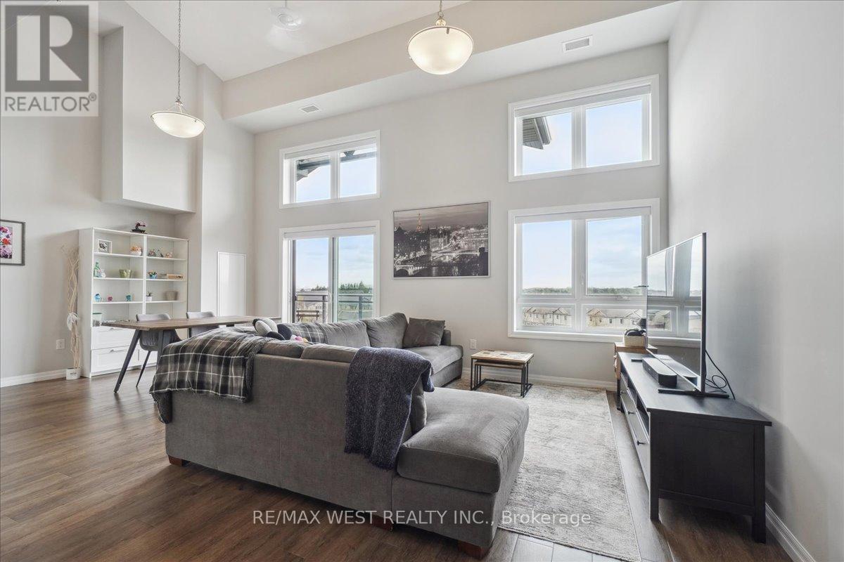 Apartment at 413 - 35 KINGSBURY SQUARE, Guelph