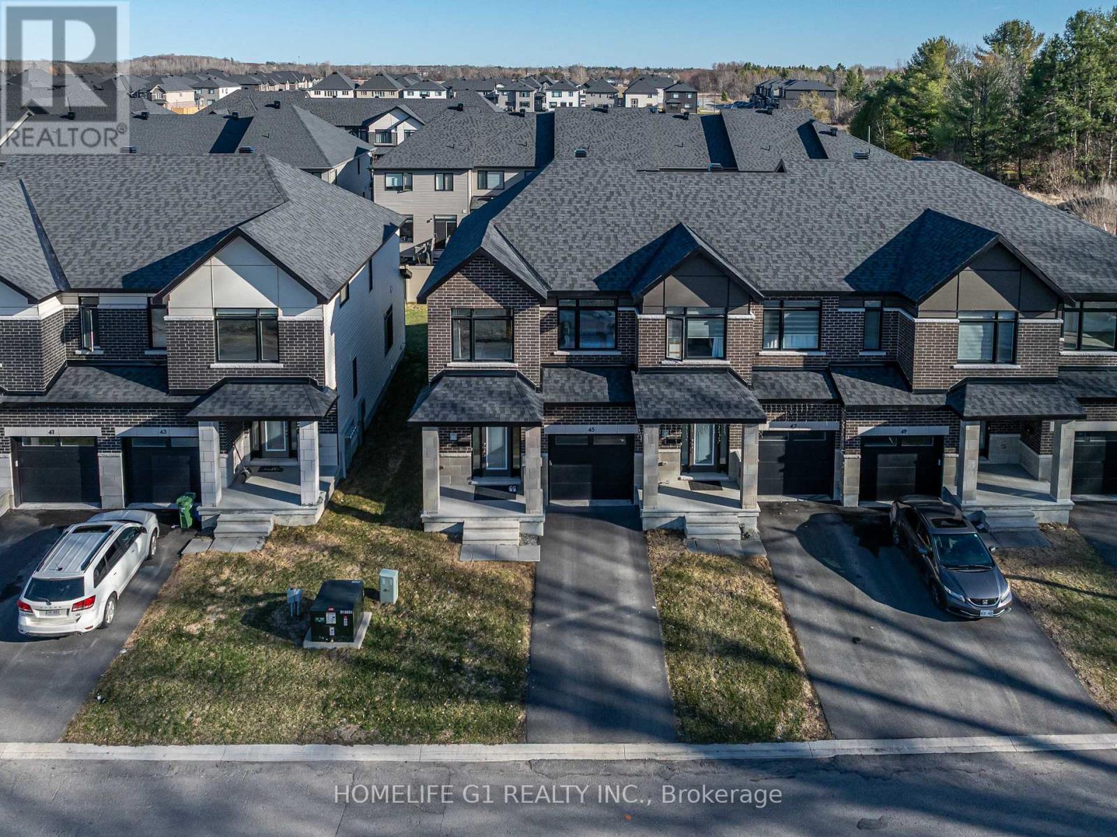 Townhouse at 45 MOOSONEE CRESCENT, Ottawa