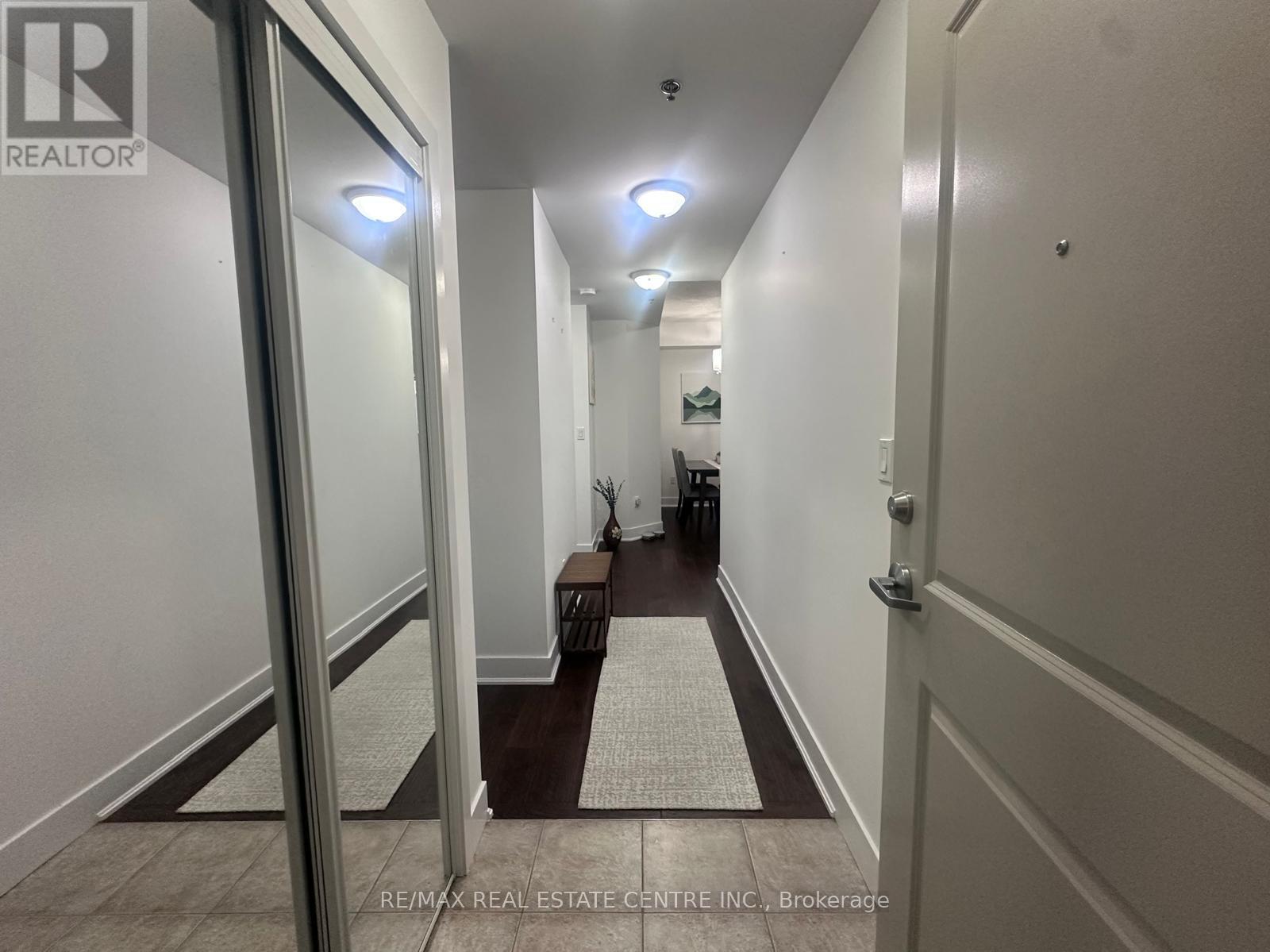 Apartment at 303 - 90 CHARLTON AVENUE W, Hamilton (Durand)