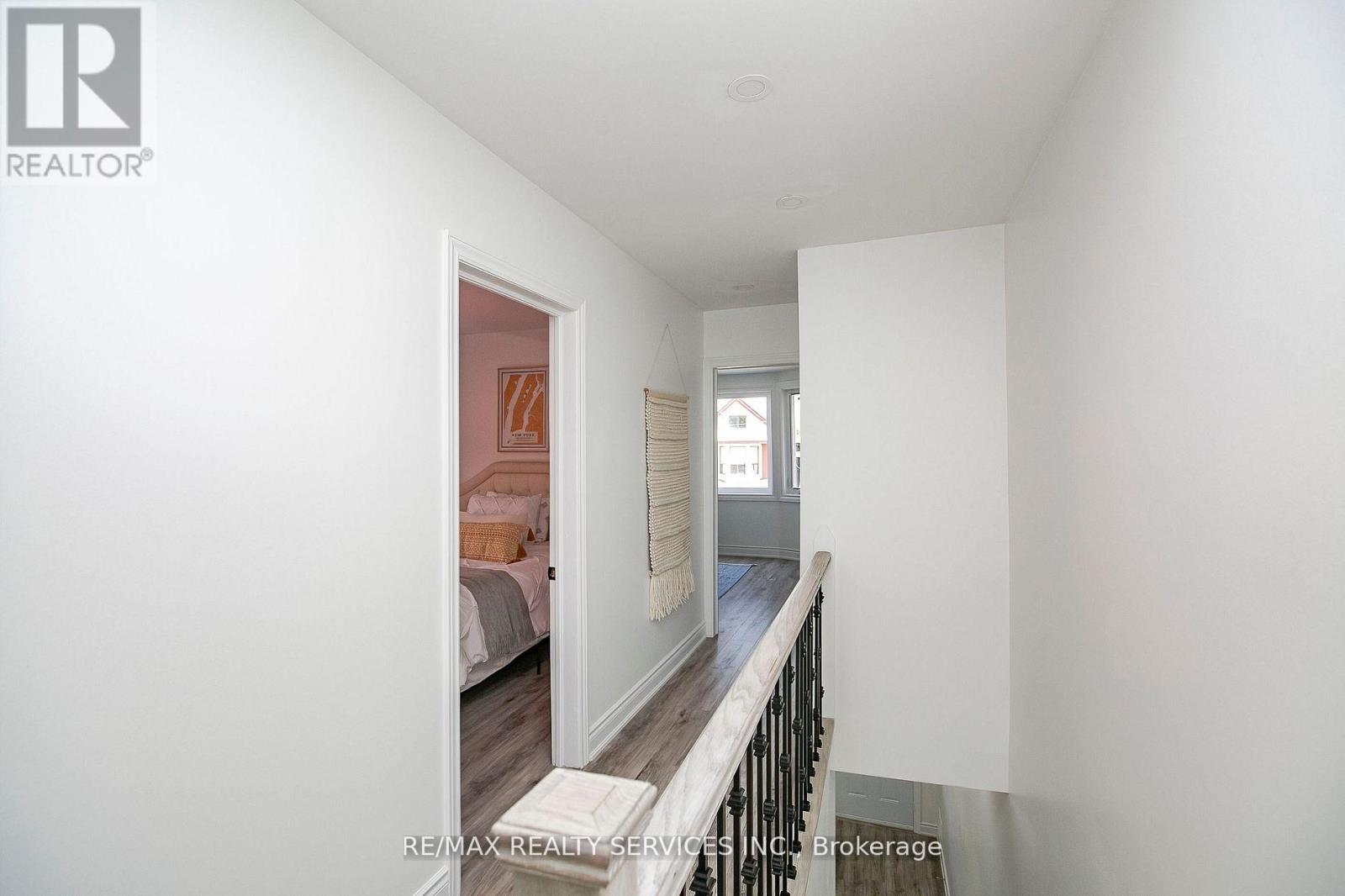 Detached at 20 SOMERSET AVENUE E, Hamilton