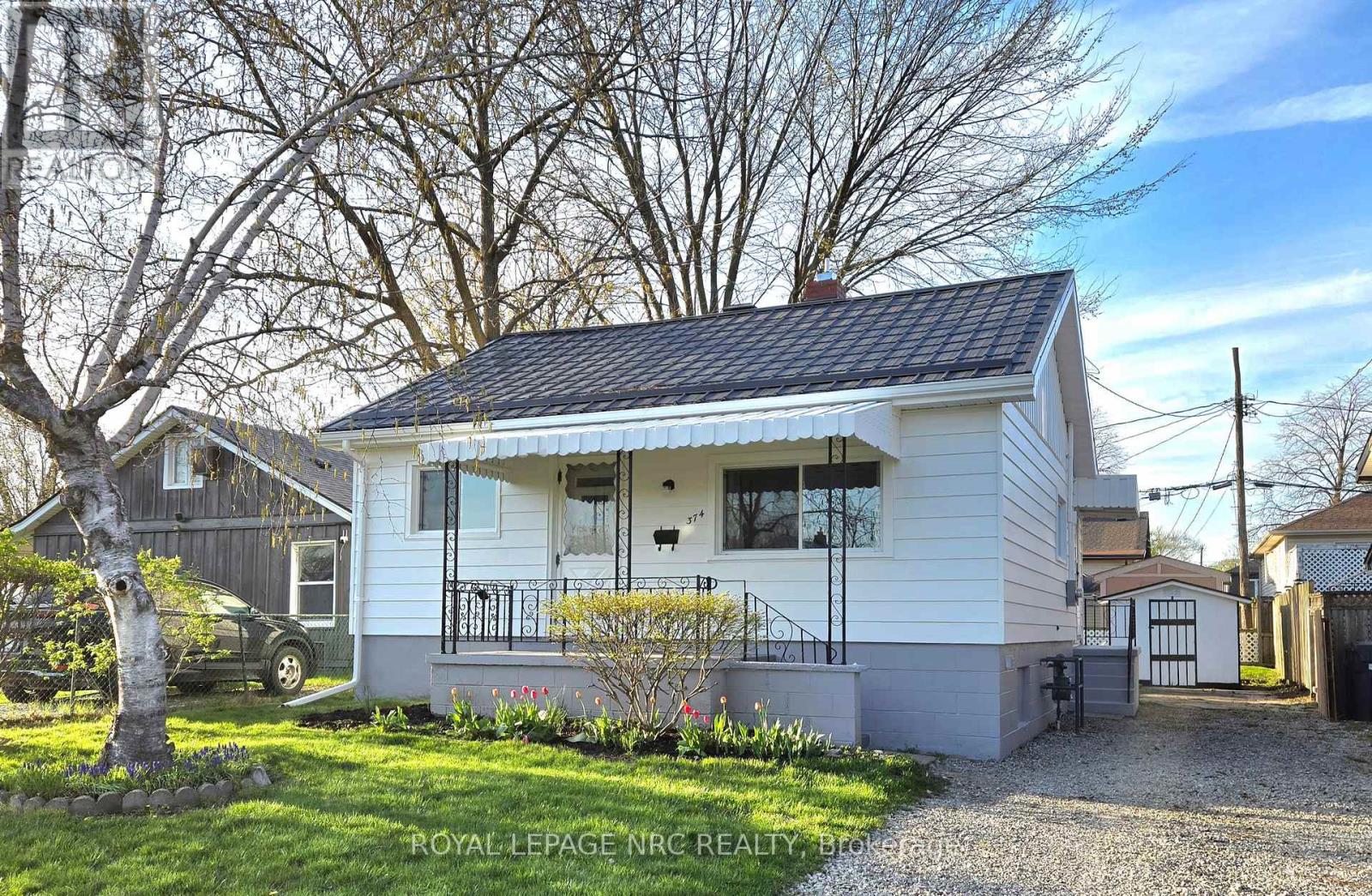 Detached at 374 NAVY STREET, Welland (Lincoln/Crowland)
