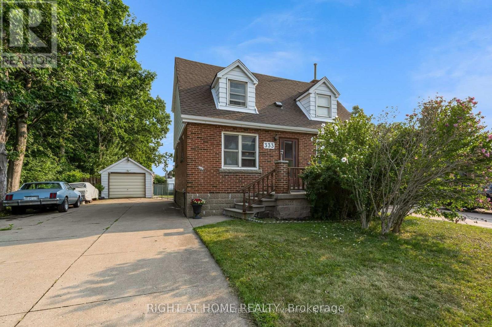 Detached at 333 LIMERIDGE ROAD E, Hamilton (Bruleville)