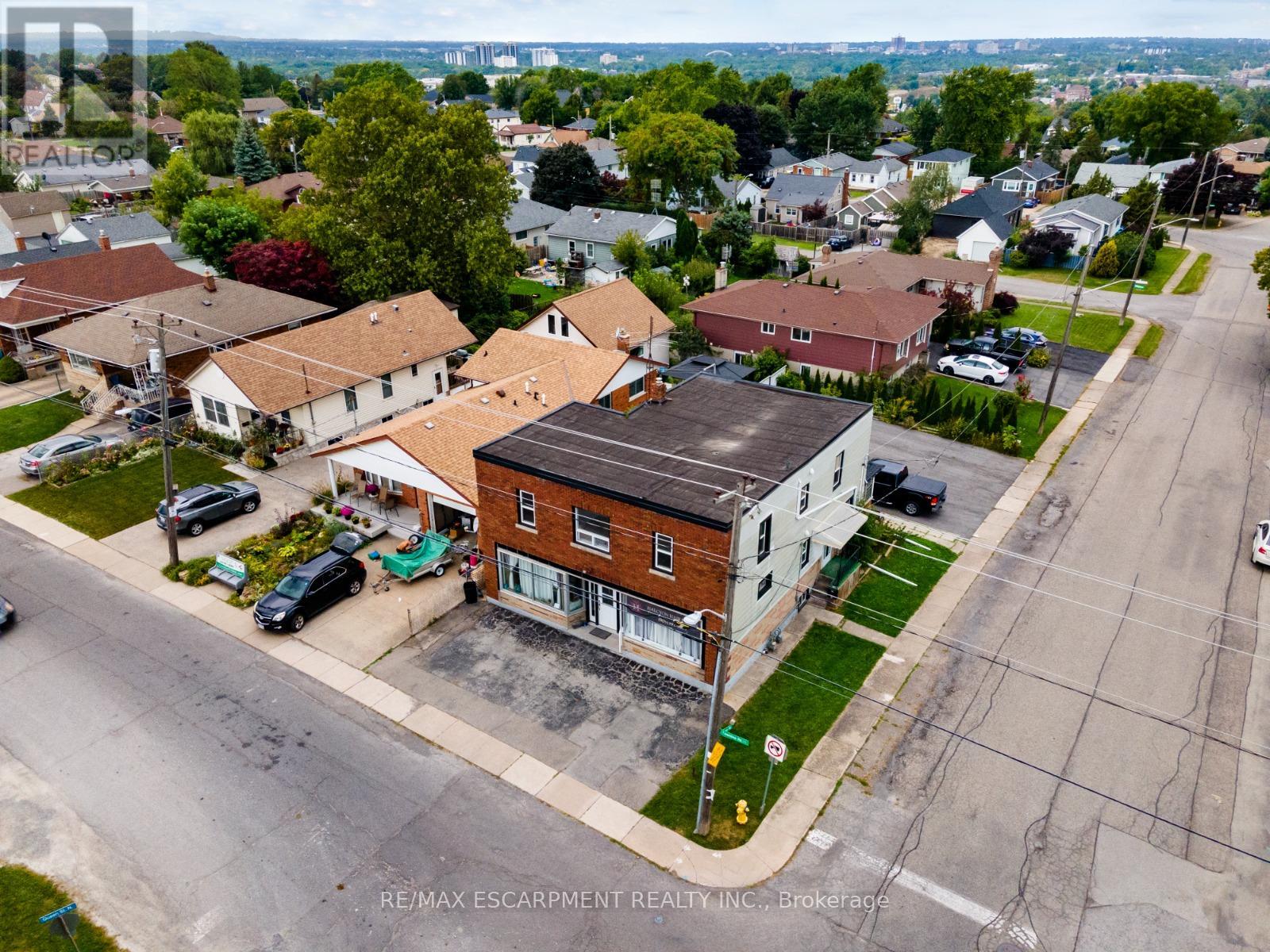 Multiplex at 86 TOWNLINE ROAD W, St. Catharines (Burleigh Hill)