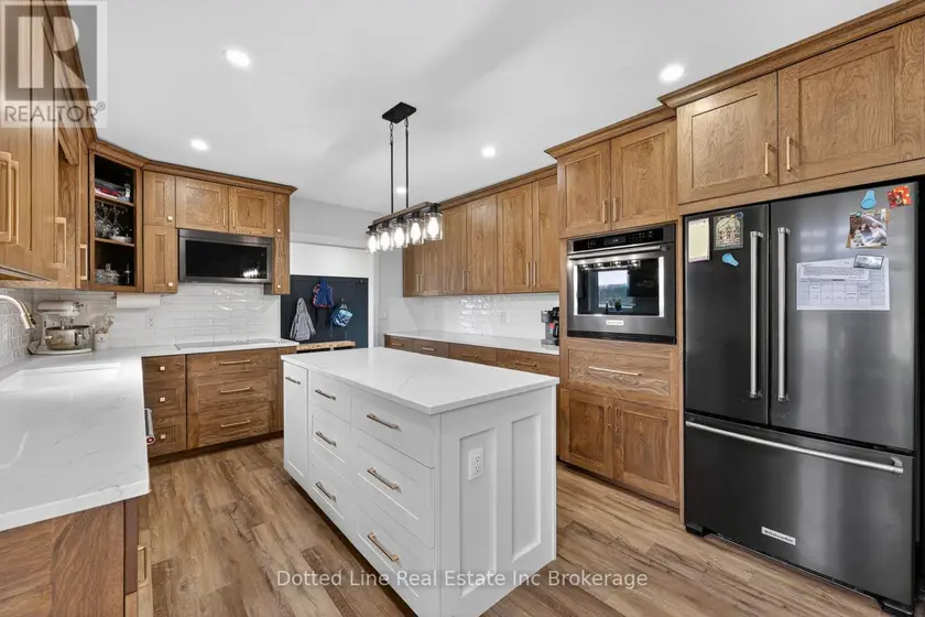 Detached at 573 NORFOLK COUNTY RD 28 ROAD W, Norfolk