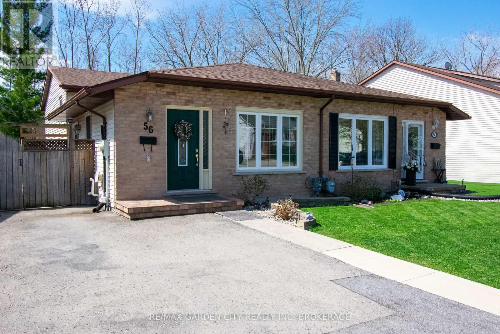 Semi-Detached/Link at 56 TERRACE AVENUE, Welland (Broadway)