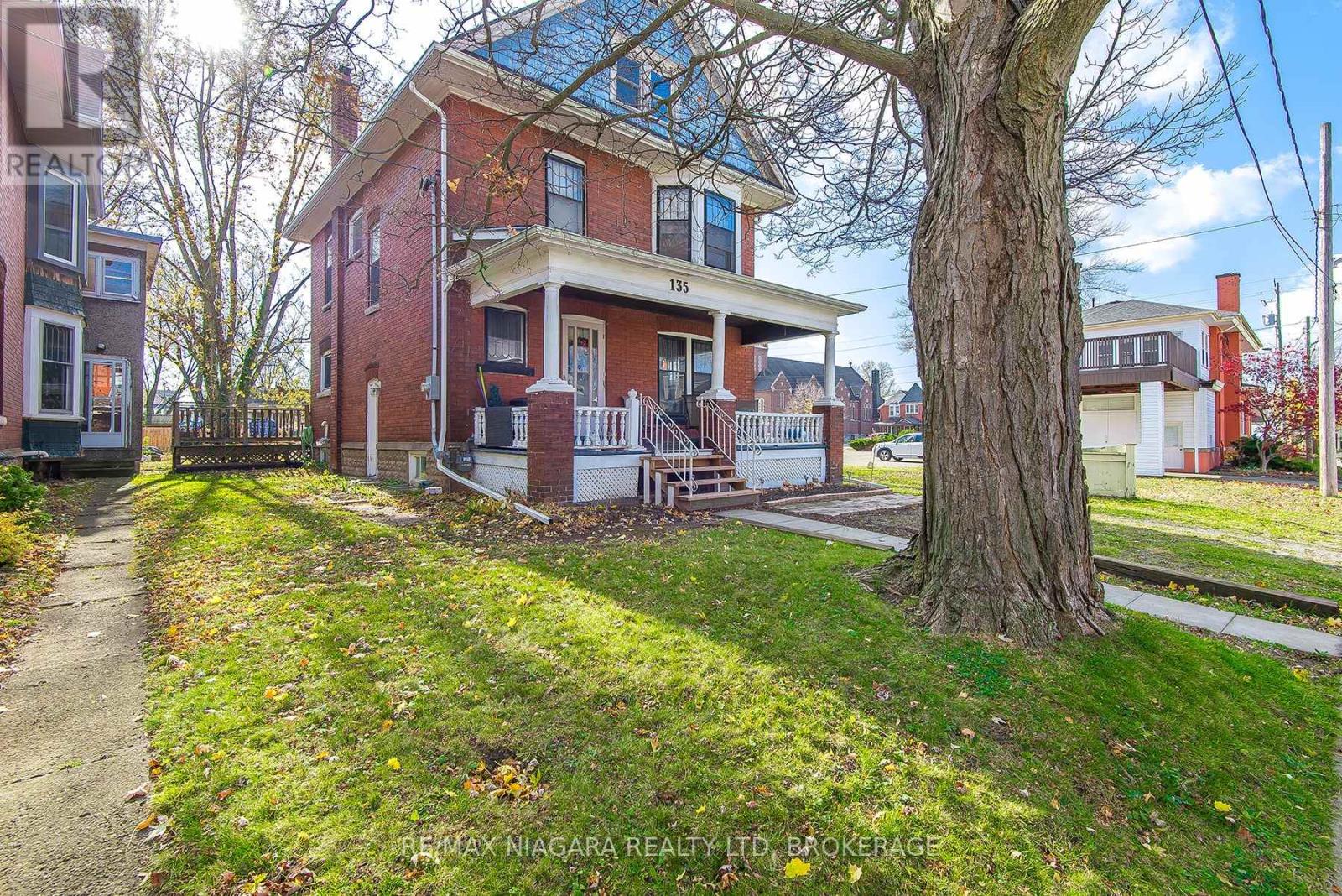 Detached at 135 YOUNG STREET, Welland (Welland Downtown)