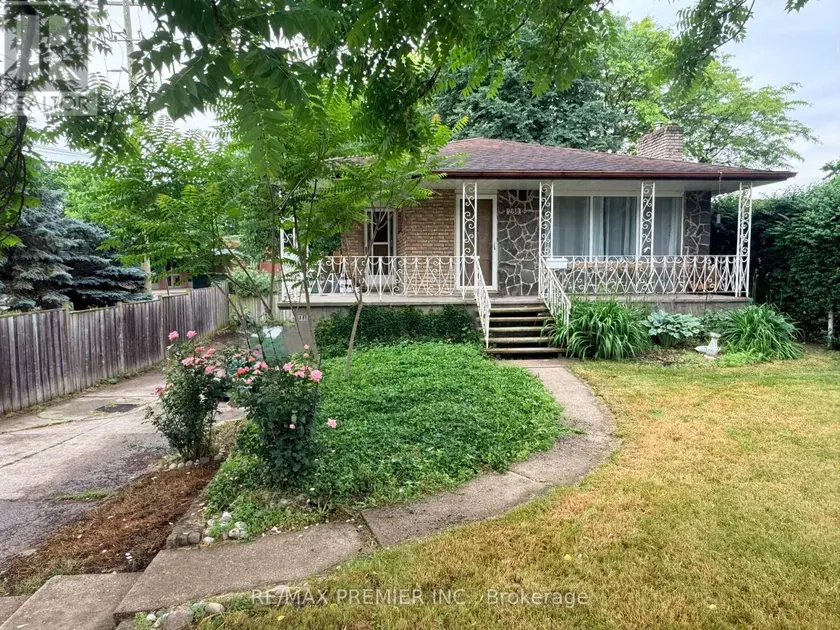 Detached at MAIN FLOOR - 288 SCOTT STREET, St. Catharines