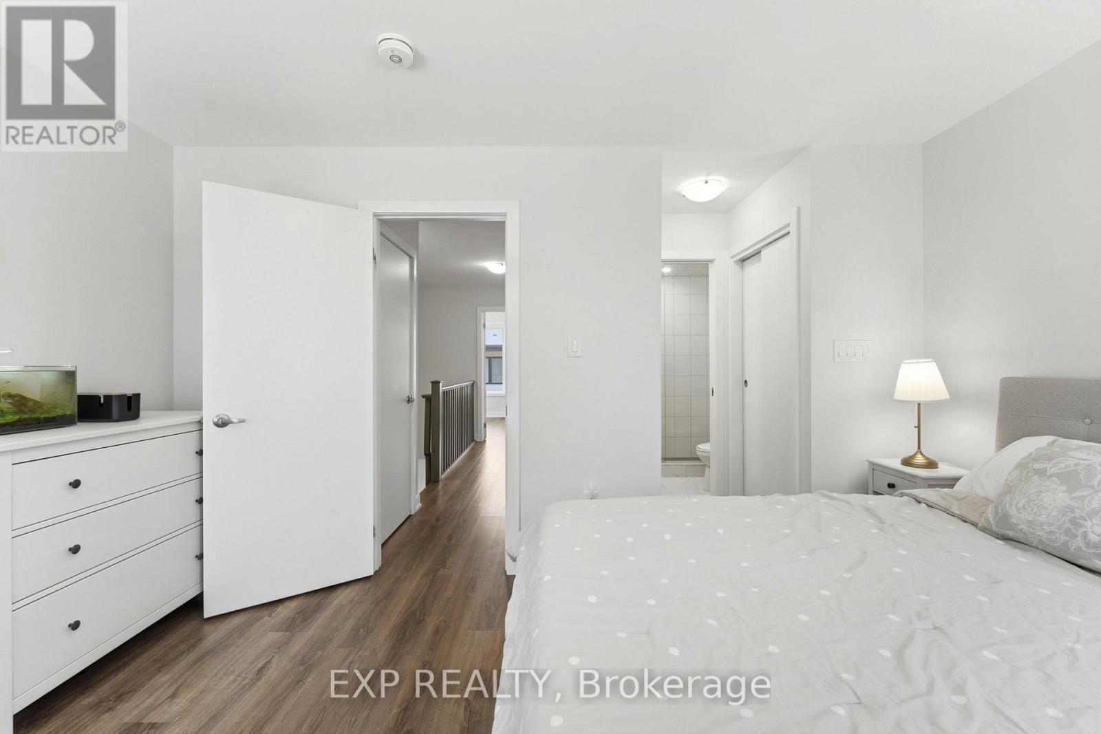 Townhouse at 19 MARKLE CRESCENT, Hamilton