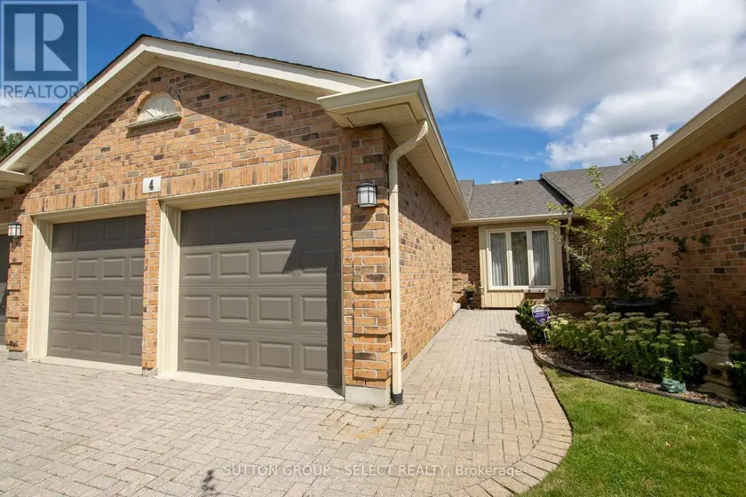 Townhouse at 4 - 445 RIVERSIDE DRIVE, London