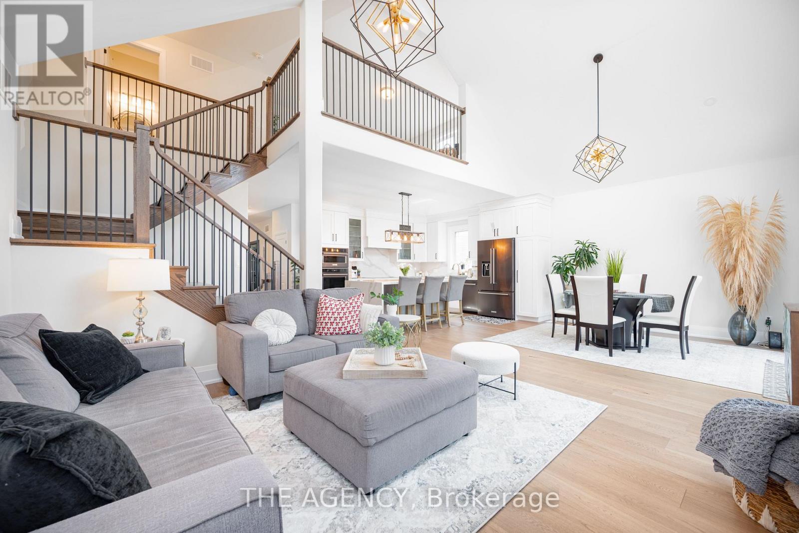 Detached at 425 MELLING AVENUE, Peterborough (Northcrest Ward 5)