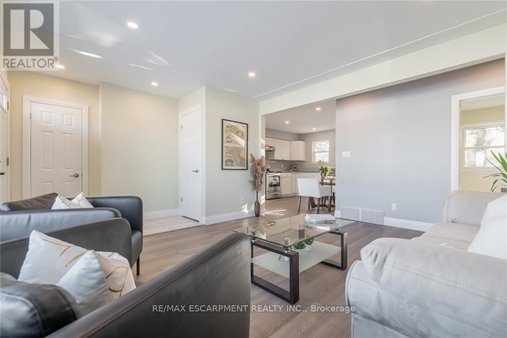 Multiplex at 58 SANDALWOOD AVENUE, Hamilton (Huntington)