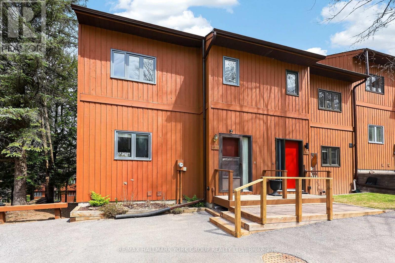 Townhouse at 1 - 115 SOUTHBANK DRIVE, Bracebridge (Macaulay)