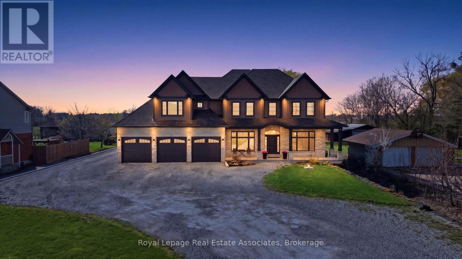 Detached at 43 THIRD ROAD E, Hamilton