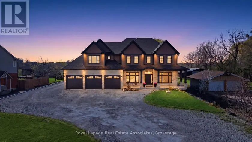 Detached at 43 THIRD ROAD E, Hamilton