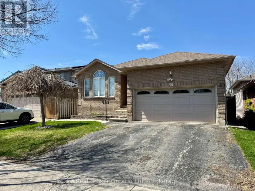 Detached at LOWER - 127 FIRST ROAD W, Hamilton