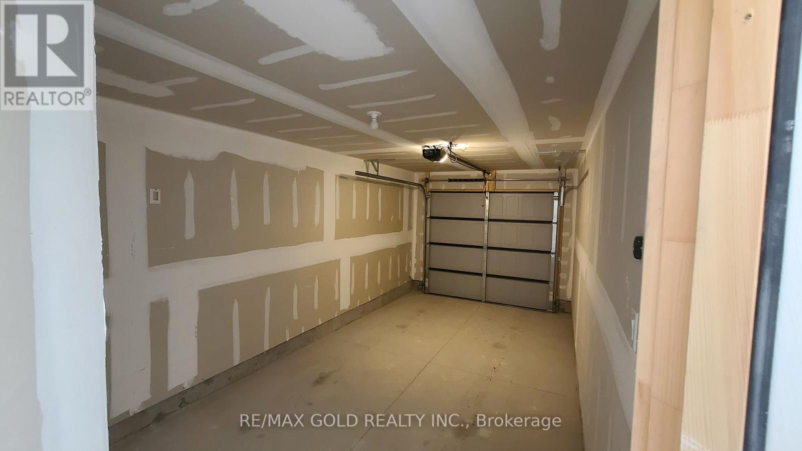 Apartment at 152 - 177 EDGEVALLEY ROAD, London East (East D)