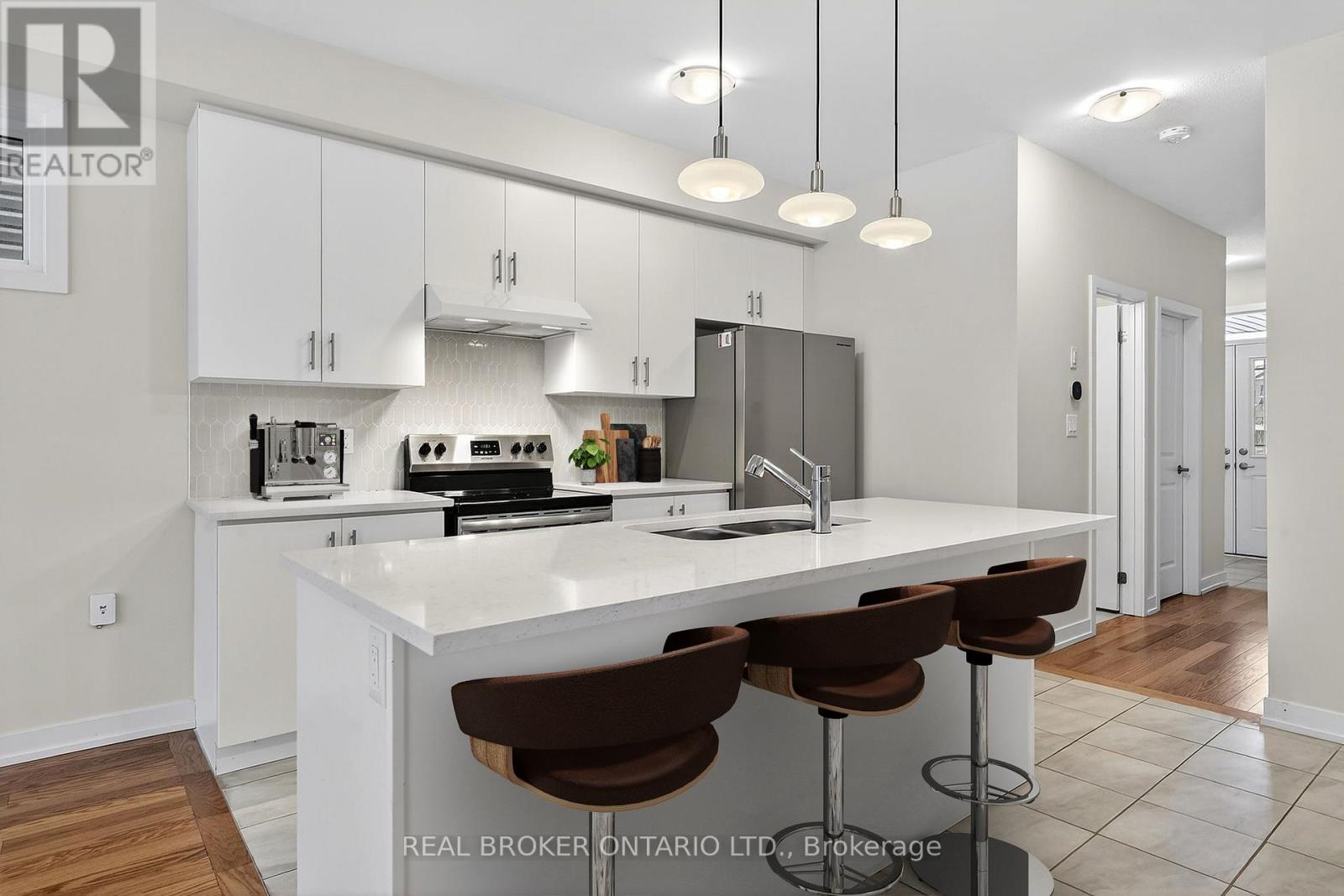 Semi-Detached/Link at 42 SUNFLOWER CRESCENT, Thorold (Hurricane/Merrittville)
