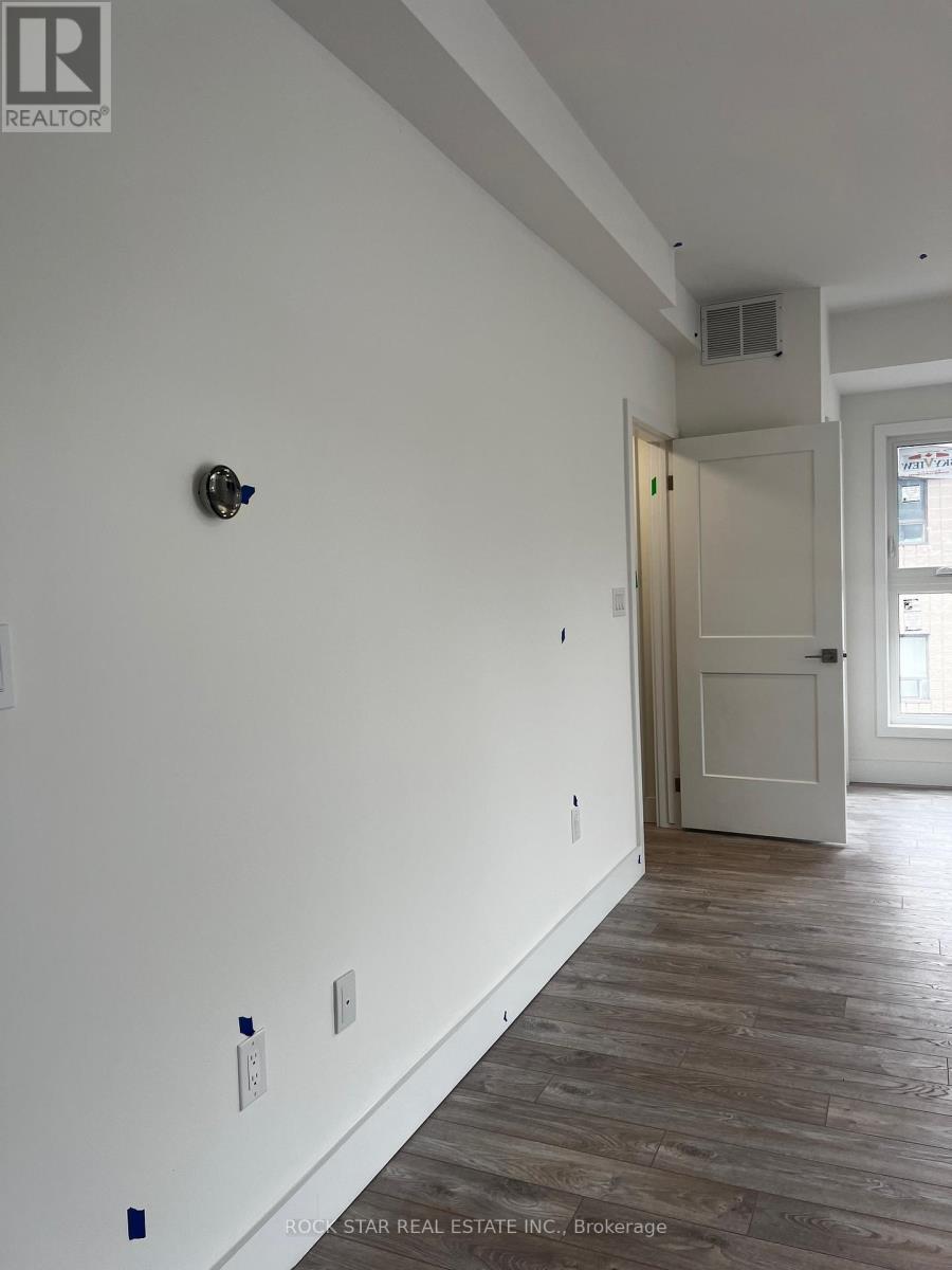 Townhouse at 320 - 6638 MCLEOD ROAD, Niagara Falls