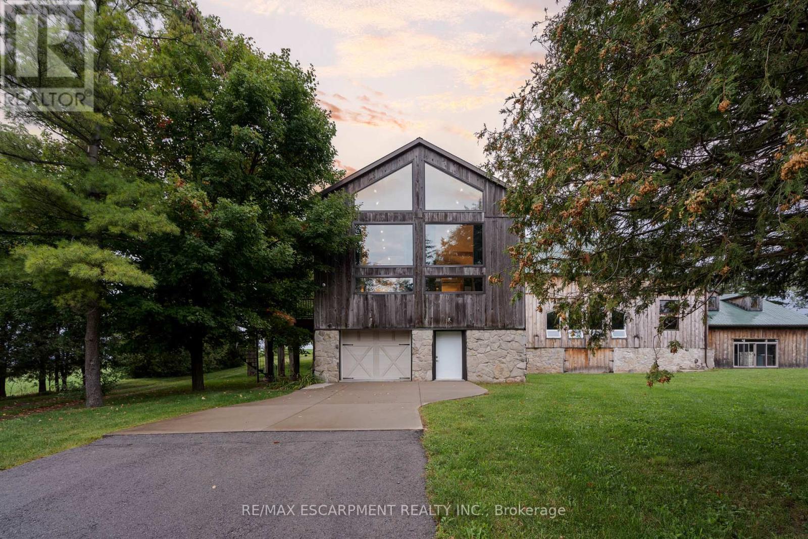 Detached at 1399 SAFARI ROAD, Hamilton