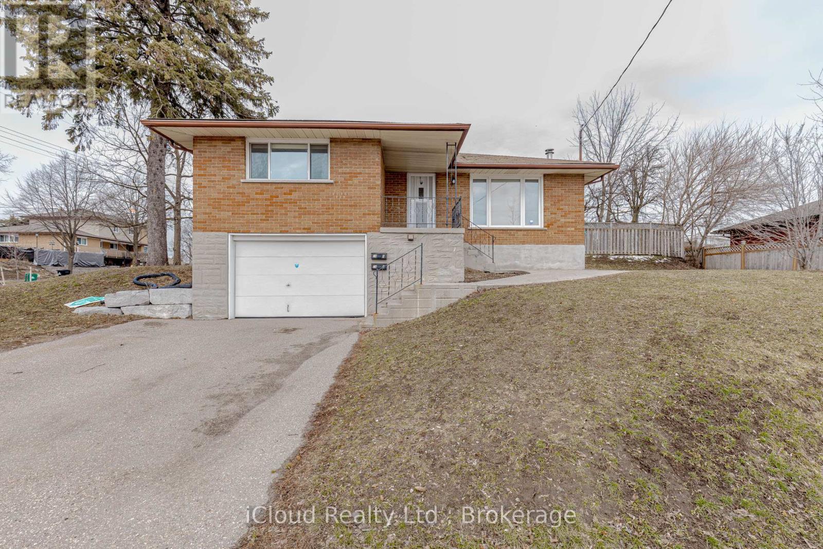 Detached at 28 HOFFMAN STREET, Kitchener
