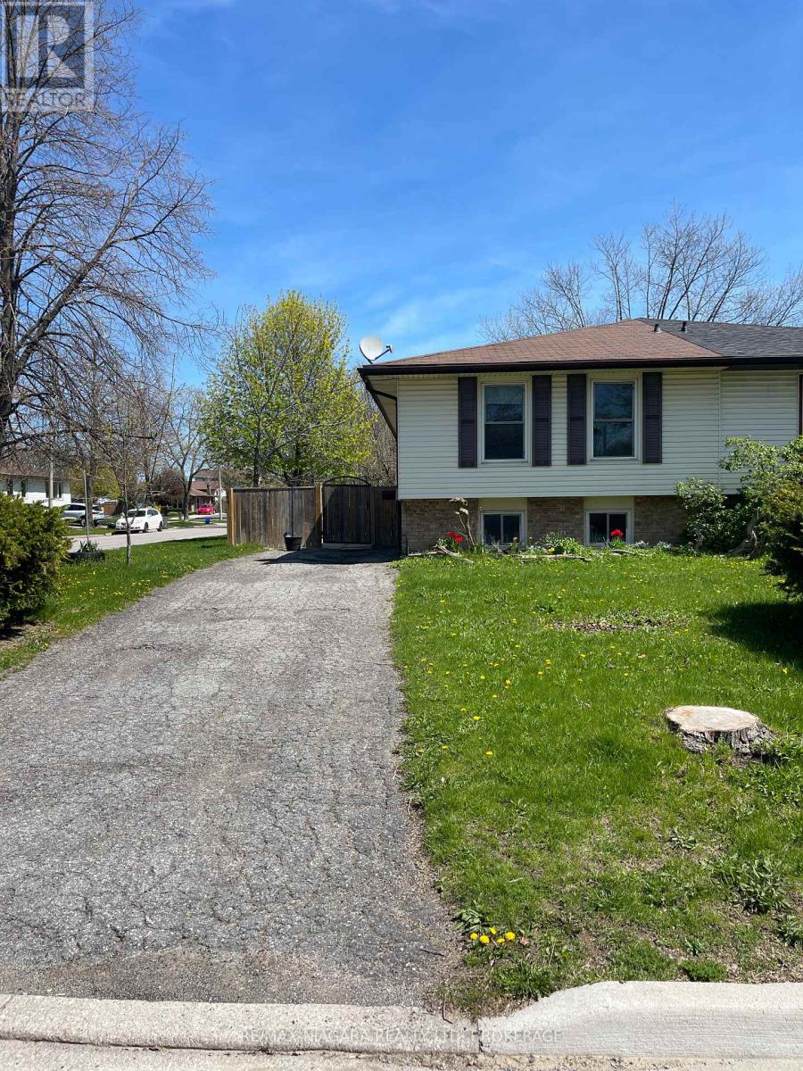 Semi-Detached/Link at 2 BALDWIN CRESCENT, Thorold (Confederation Heights)