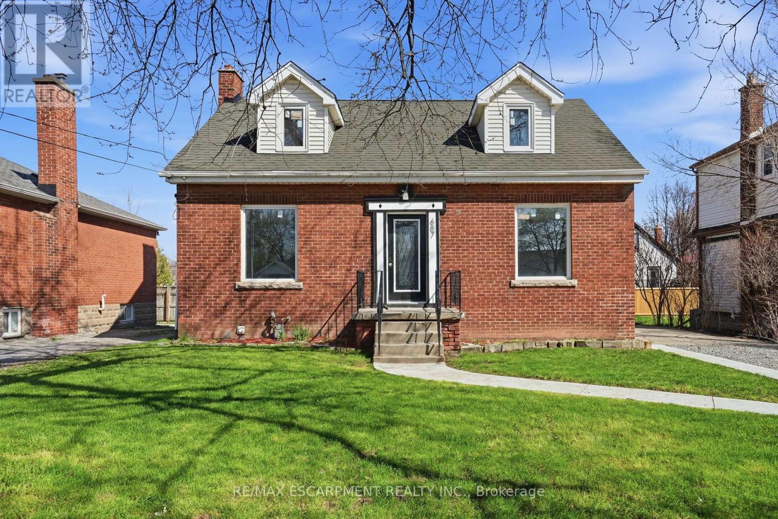 Detached at 687 UPPER JAMES STREET, Hamilton (Balfour)