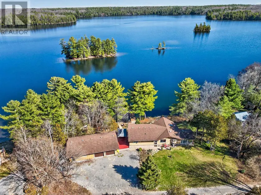 Detached at 3037 HILLTOP LANE, Frontenac