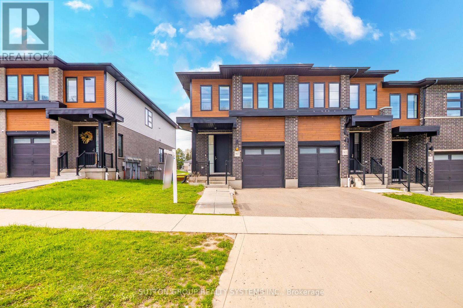 Townhouse at 917 ROBERT FERRIE DRIVE, Kitchener