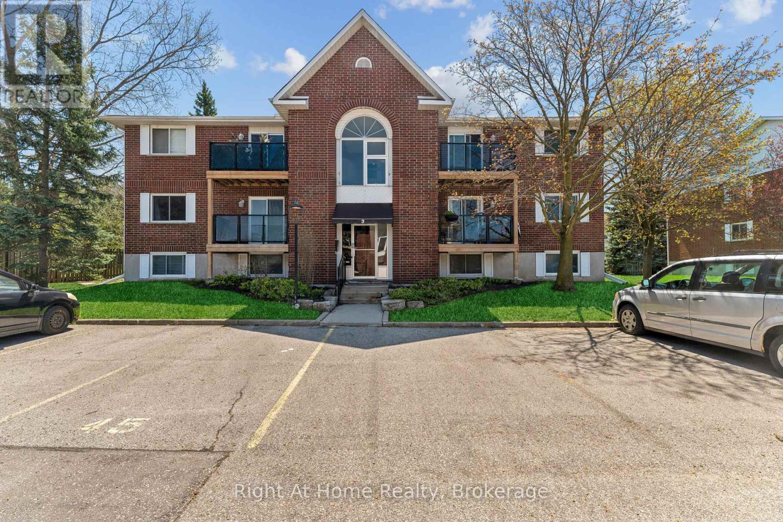 Apartment at 310 - 565 GREENFIELD AVENUE, Kitchener