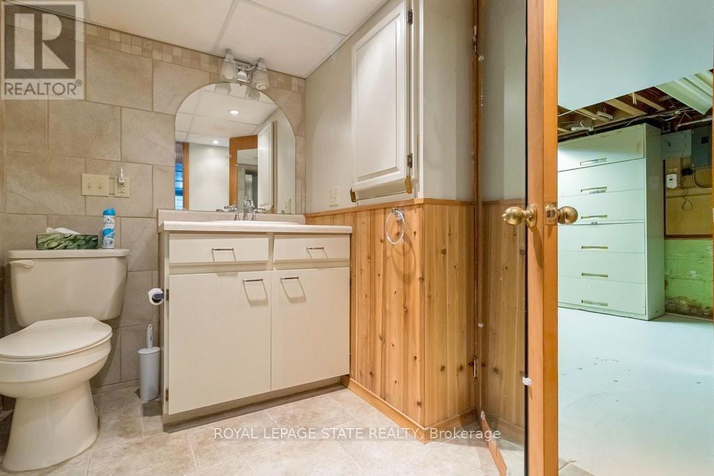 Detached at 157 LONGWOOD ROAD N, Hamilton