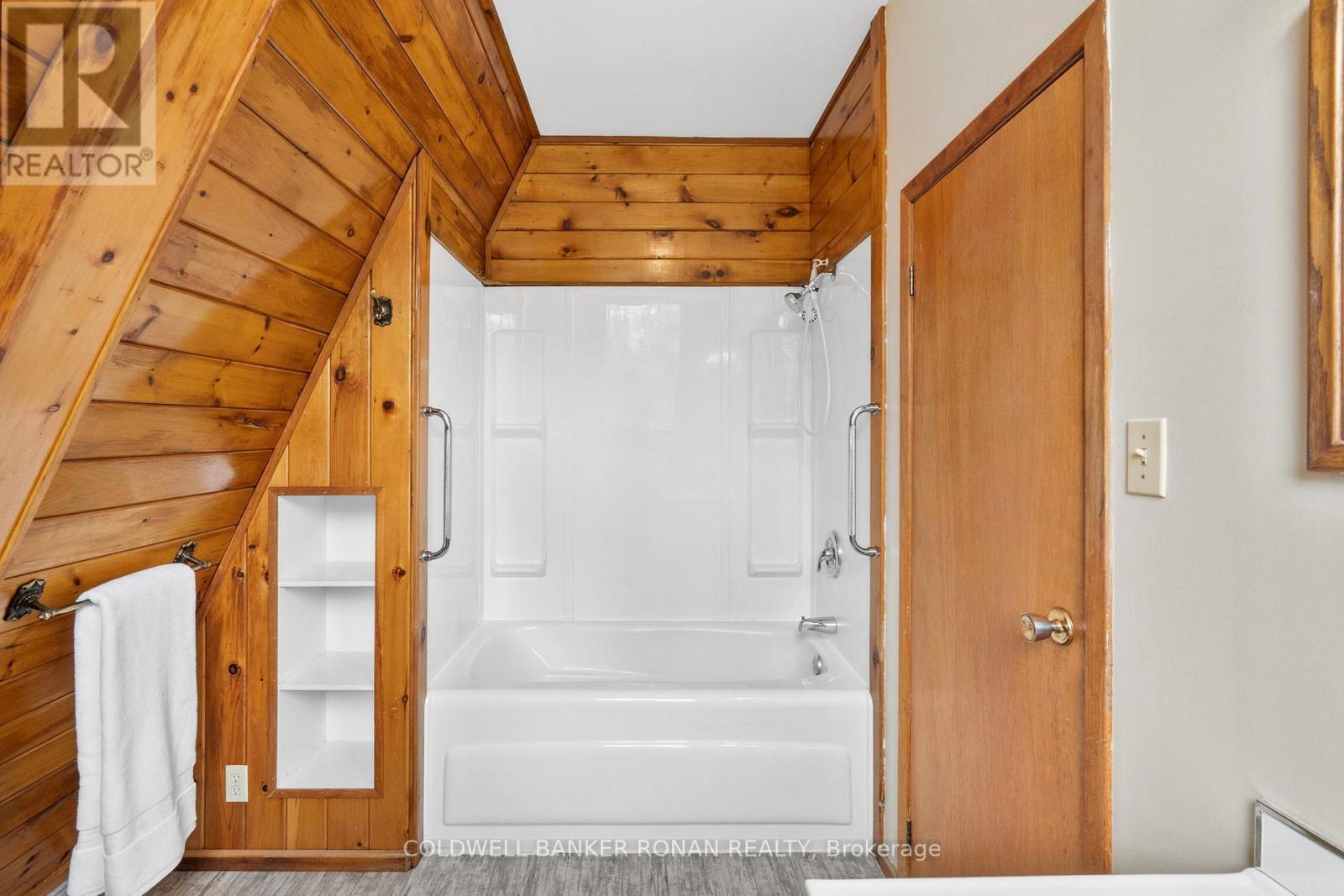 Detached at 797 FOREST LAKE ROAD, Joly