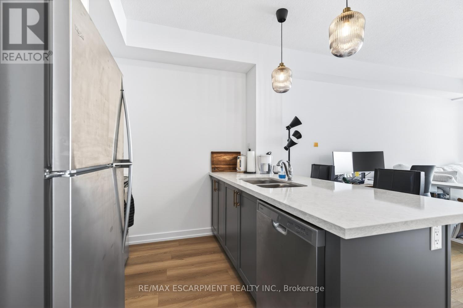 Apartment at 804 - 470 DUNDAS STREET E, Hamilton