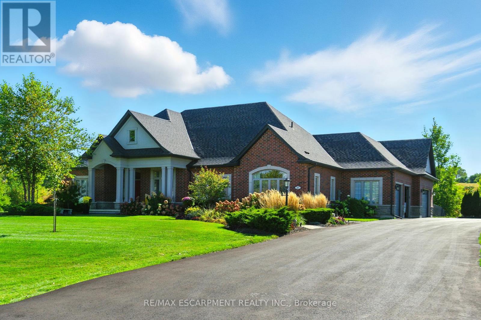 Detached at 41 SHAKESPEARE ROAD, Hamilton (Greensville)