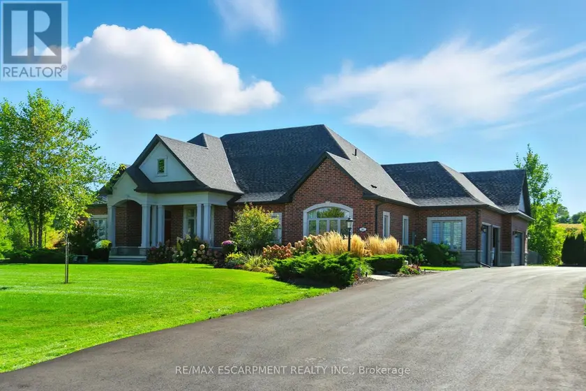 Detached at 41 SHAKESPEARE ROAD, Hamilton (Greensville)