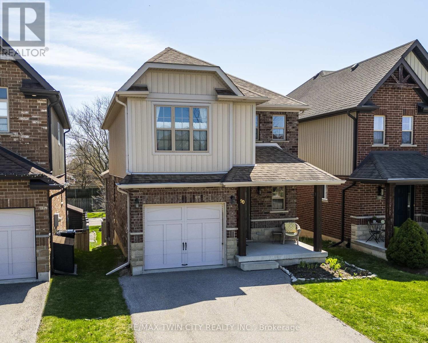 Detached at 90 CAPTAIN MCCALLUM DRIVE, Wilmot