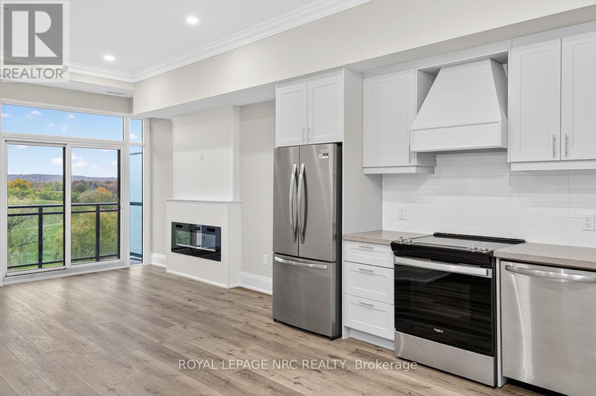 Apartment at UP32 - 50 HERRICK AVENUE, St. Catharines