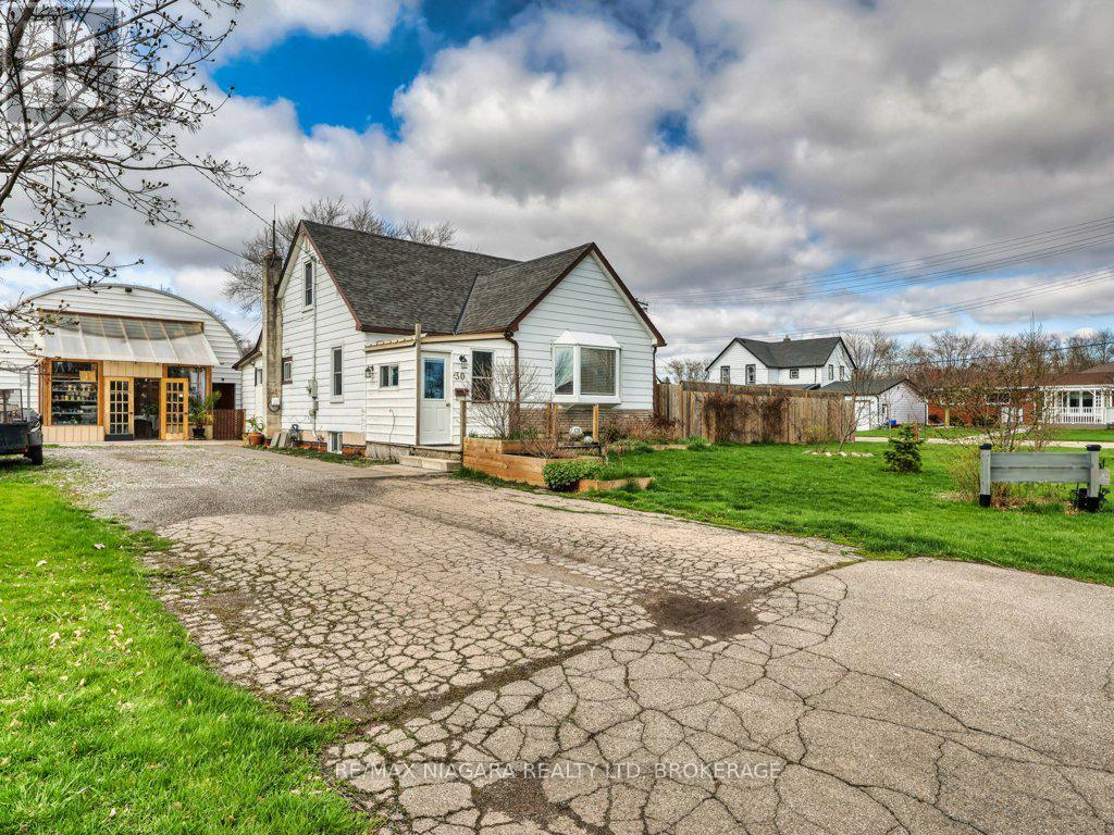Detached at 30 ERIE STREET, Welland (Dain City)