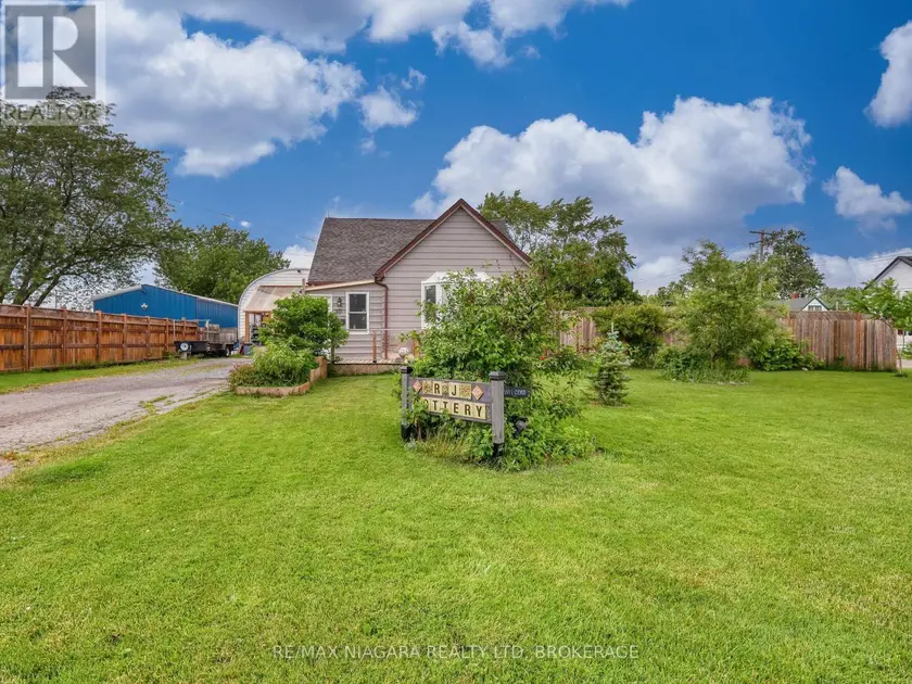 Detached at 30 ERIE STREET, Welland